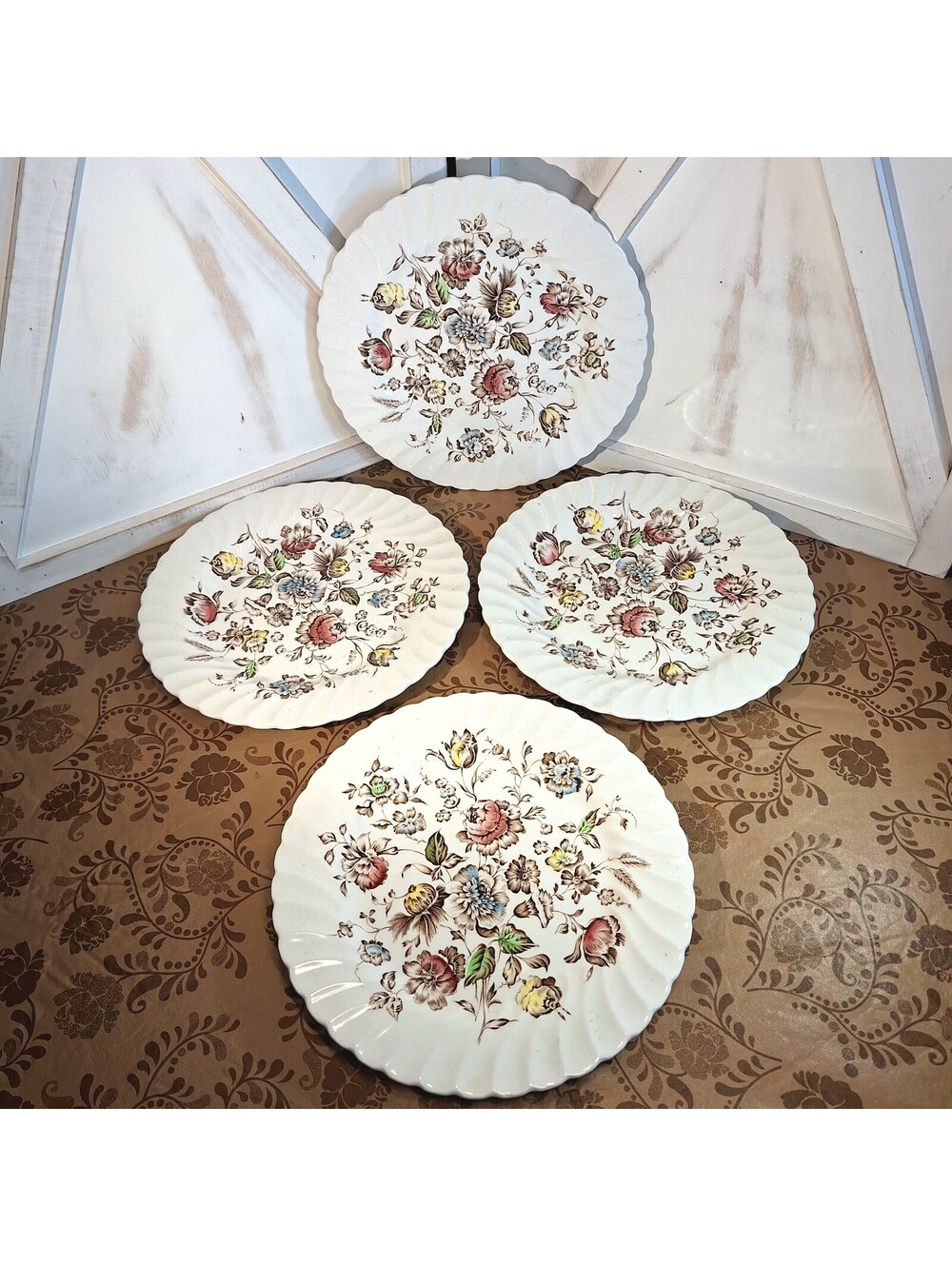 4 VTG Johnson Bros. Staffordshire Bouquet Dinner Plates 10" Ironstone England